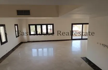 Villa - 5 Bedrooms - 5 Bathrooms for rent in Uptown Cairo - Mokattam - Cairo