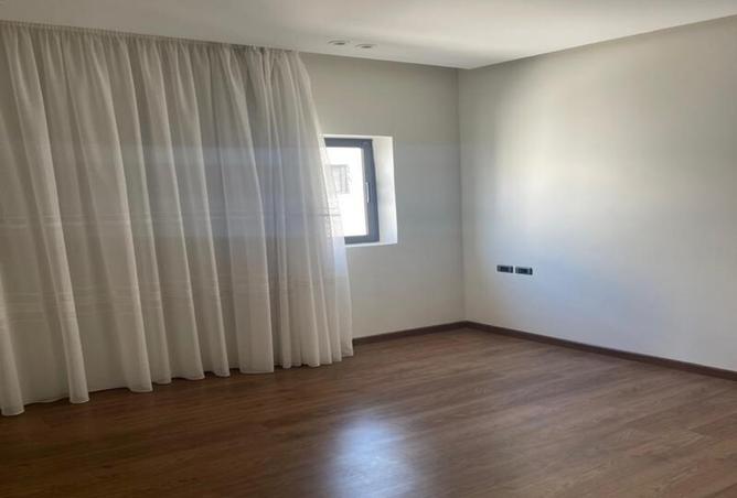 8064239 - Property Image 2