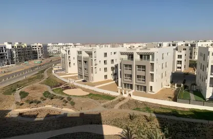 Apartment - 2 Bedrooms - 2 Bathrooms for sale in Hyde Park - New Cairo City - Cairo