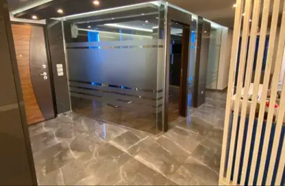 مساحات مكتبية - استوديو - 2 حمامات للبيع في اركان بلازا - محور 26 يوليو - الشيخ زايد - الجيزة