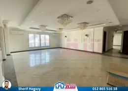شقة - 6 غرف نوم - 6 حمامات للبيع في شارع ميدان الشهداء - سموحة - حي شرق - الاسكندرية