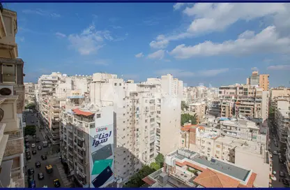شقة - 3 غرف نوم - 3 حمامات للبيع في شارع عبد ه زيدان - رشدي - حي شرق - الاسكندرية