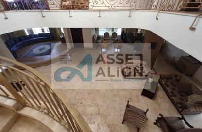 فيلا - 7 غرف نوم - 3 حمامات للبيع في كمبوندات الشروق - مدينة الشروق - القاهرة