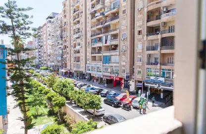 شقة - 3 غرف نوم - 2 حمامات للبيع في شارع توت عنخ امون - سموحة - حي شرق - الاسكندرية