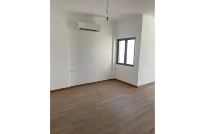شقة - 3 غرف نوم - 3 حمامات للايجار في فيفث سكوير - التجمع الخامس - مدينة القاهرة الجديدة - القاهرة