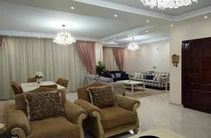 بناية كاملة - استوديو - 8 حمامات للبيع في شارع دكتور كمال حمدي - الحي الرابع - مدينة 6 أكتوبر - الجيزة