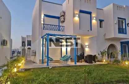Chalet - 3 Bedrooms - 4 Bathrooms for sale in Mountain View - Ras Al Hekma - North Coast