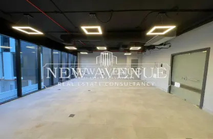 Office Space - Studio - 2 Bathrooms for rent in Hyde Park Business District Mall - South Teseen St. - The 5th Settlement - New Cairo City - Cairo