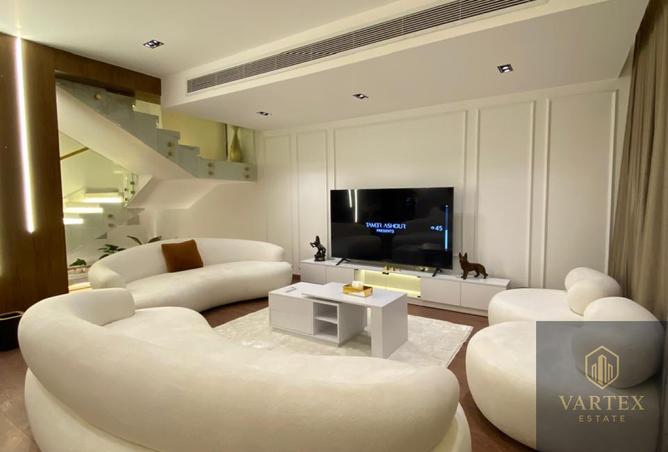 7418981 - Property Image 2