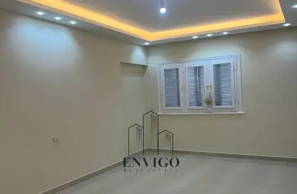 Apartment - 4 Bedrooms - 3 Bathrooms for sale in Dr Hassan Al Sherif St. - 8th Zone - Nasr City - Cairo