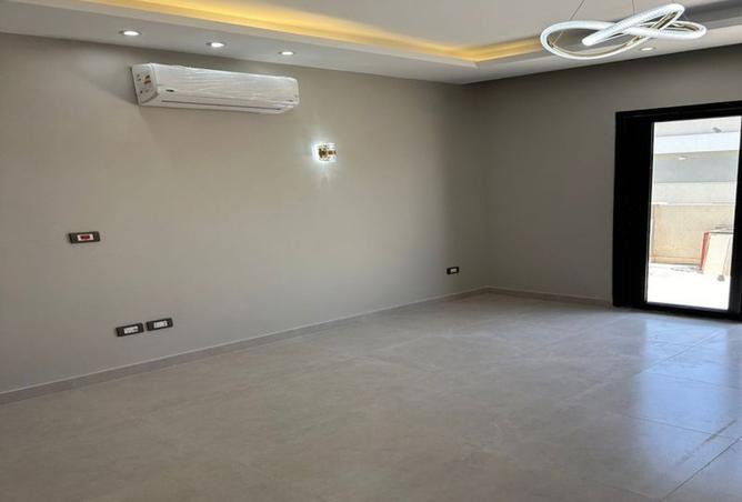 8421985 - Property Image 3