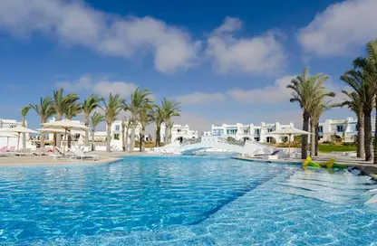 Penthouse - 2 Bedrooms - 2 Bathrooms for sale in Mountain View - Ras Al Hekma - North Coast