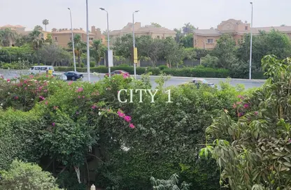 Apartment - 4 Bedrooms - 3 Bathrooms for rent in Al Shouyfat St. - District 1 - The 5th Settlement - New Cairo City - Cairo