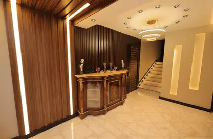 شقة - 5 غرف نوم - 3 حمامات للايجار في شارع جامعة الدول العربية - المهندسين - الجيزة