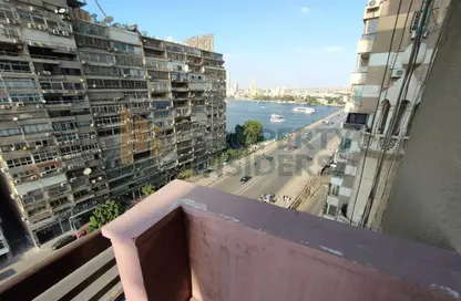 Apartment - 3 Bedrooms - 2 Bathrooms for sale in Nile St. - Dokki - Giza