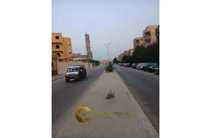 قطعة أرض - استوديو للبيع في شارع 11 - الحي الاول - الشيخ زايد - الجيزة