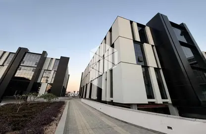 Office Space - Studio - 2 Bathrooms for rent in Hyde Park Business District Mall - South Teseen St. - The 5th Settlement - New Cairo City - Cairo