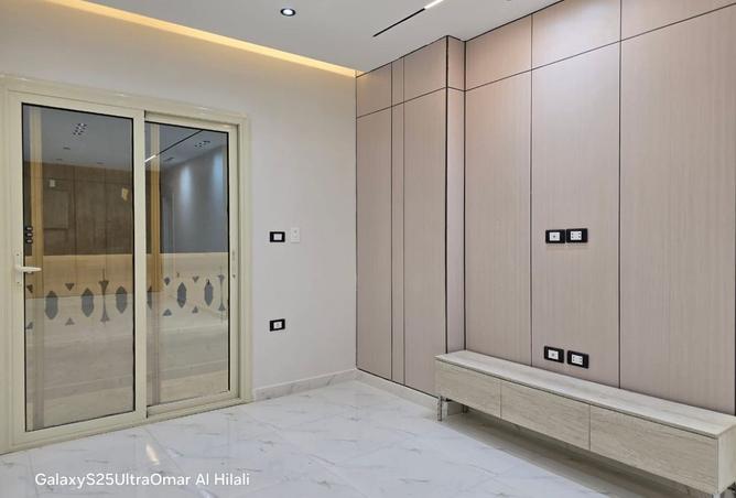 8081504 - Property Image 3
