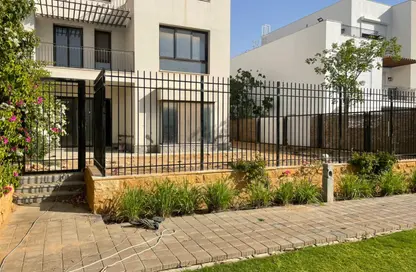 Townhouse - 4 Bedrooms - 4 Bathrooms for sale in The Courtyards - Sheikh Zayed Compounds - Sheikh Zayed City - Giza