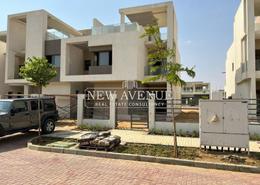 Villa - 5 bedrooms - 4 bathrooms for للبيع in Fifth Square - North Investors Area - New Cairo City - Cairo