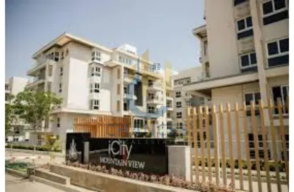 Townhouse - 4 Bedrooms - 4 Bathrooms for sale in Mountain View iCity - 5th Settlement Compounds - The 5th Settlement - New Cairo City - Cairo