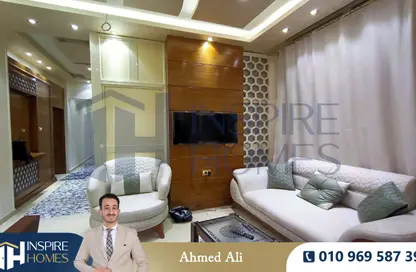 Apartment - 4 Bedrooms - 2 Bathrooms for rent in Azarita - Hay Wasat - Alexandria