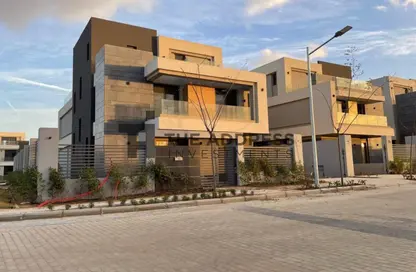 فيلا - 4 غرف نوم - 3 حمامات للبيع في ماونتن فيو 1.1 - كمبوندات التجمع الخامس - التجمع الخامس - مدينة القاهرة الجديدة - القاهرة