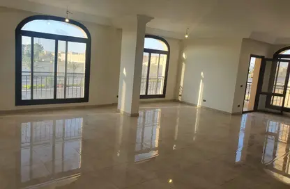 مساحات مكتبية - استوديو - 3 حمامات للايجار في المنطقة د - حى جنوب الاكايمية - مدينة القاهرة الجديدة - القاهرة