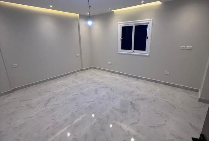 8327504 - Property Image 2