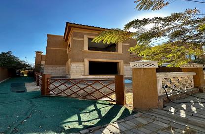 Townhouse - 4 Bedrooms - 4 Bathrooms for sale in La Nuova Vista - North Investors Area - New Cairo City - Cairo