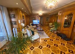 Apartment - 5 bedrooms - 6 bathrooms for للبيع in Garden City - Cairo