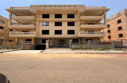 Apartment - 3 Bedrooms - 1 Bathroom for sale in 1st Neighborhood - 4th Area - Shorouk City - Cairo
