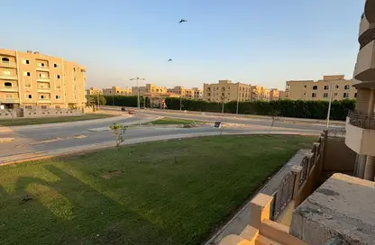 شقة - 3 غرف نوم - 2 حمامات للبيع في المجاورة الاولي - المنطقة الثامنة - مدينة الشروق - القاهرة