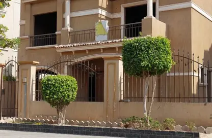 فيلا - 4 غرف نوم - 4 حمامات للبيع في المستثمرين الشمالية - مدينة القاهرة الجديدة - القاهرة