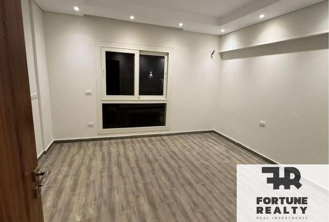 8389977 - Property Image 2