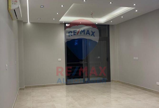 8483375 - Property Image 3