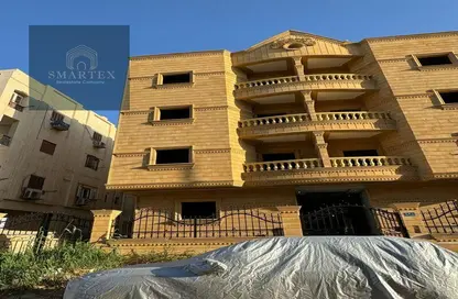 شقة - 4 غرف نوم - 3 حمامات للبيع في المجاورة الاولي - المنطقة التاسعة - مدينة الشروق - القاهرة
