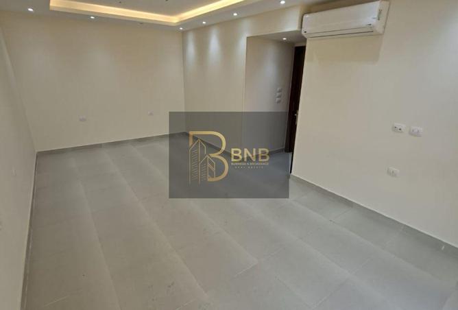 8043358 - Property Image 3