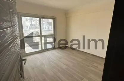 Apartment - 3 Bedrooms - 3 Bathrooms for sale in Village West - Sheikh Zayed Compounds - Sheikh Zayed City - Giza
