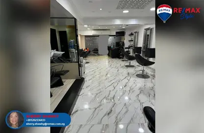 محل تجاري - استوديو - 2 حمامات للبيع في مصر الجديدة - القاهرة