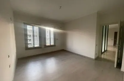 Apartment - 2 Bedrooms - 2 Bathrooms for sale in Palm Hills Village Gate - South Investors Area - New Cairo City - Cairo