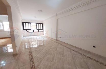 Apartment - 3 Bedrooms - 2 Bathrooms for sale in Zezenia - Hay Sharq - Alexandria