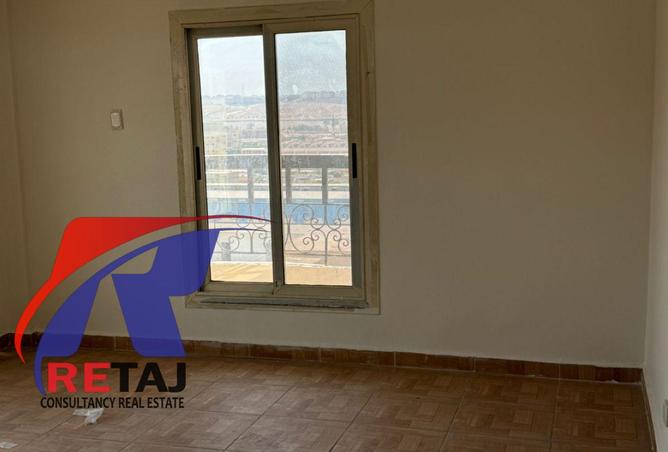 8205140 - Property Image 2