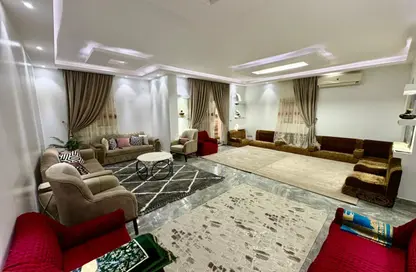 شقة - 3 غرف نوم - 3 حمامات للبيع في الحي الخامس - مدينة العبور - القليوبية