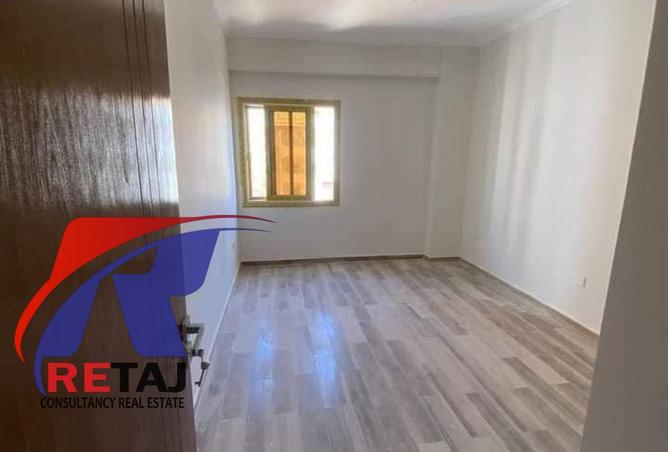 8313000 - Property Image 3