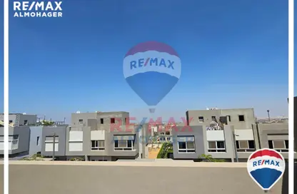 تاون هاوس - 3 غرف نوم - 2 حمامات للبيع في بيفرلي هيلز - كمبوندات الشيخ زايد - الشيخ زايد - الجيزة