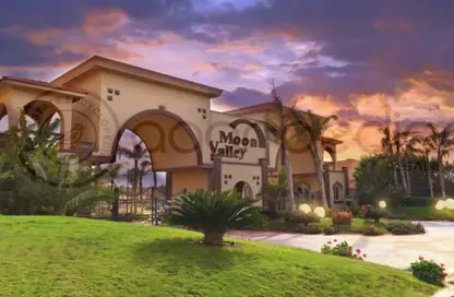 فيلا - 3 غرف نوم - 5 حمامات للبيع في مون فالي - المستثمرين الجنوبية - مدينة القاهرة الجديدة - القاهرة