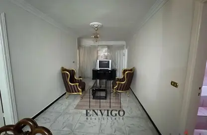 شقة - 2 غرف نوم - 1 حمام للبيع في شارع الدكتور نجيب محفوظ - المنطقة الثامنة - مدينة نصر - القاهرة