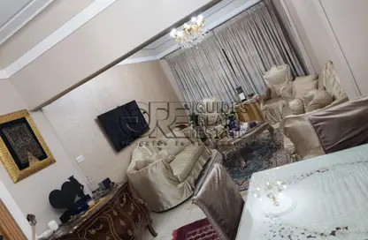 Apartment - 2 Bedrooms - 1 Bathroom for sale in Abou Al Maali St. - Al Agouza - Giza