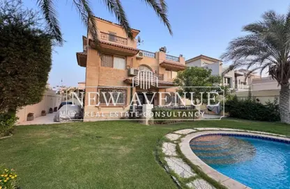 Villa - 4 Bedrooms - 6 Bathrooms for sale in Royal City - Sheikh Zayed Compounds - Sheikh Zayed City - Giza